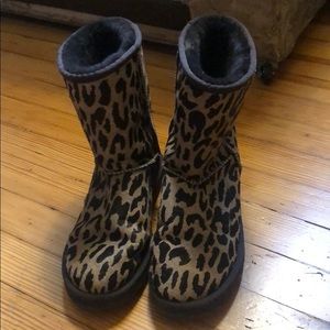Short Leopard Uggs